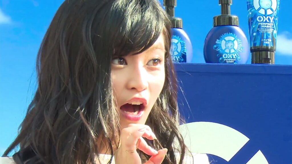 小島瑠璃子“高速ベロ”は「ポテンシャル」練習時間はゼロ「ダントツ爽快!! OXY BEACH」会見