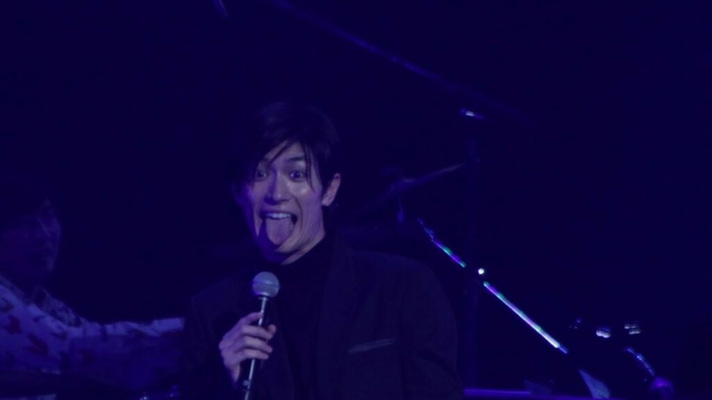 三浦春馬が爆風スランプのカバーで舌出しパフォーマンス！＜Act Against AIDS（アクト・アゲインスト・エイズ） 2018＞