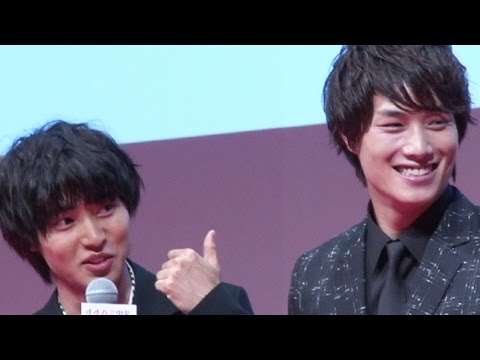 山崎賢人、プロデューサーのふりして吉沢亮にウソ電話／映画『オオカミ少女と黒王子』ジャパンプレミア