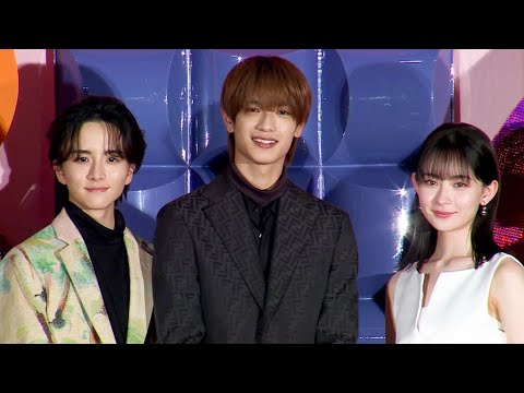 なにわ男子・高橋恭平「道枝駿佑をお姫様抱っこしています」　「僕とブレザーの制服は最強×最強」　畑芽育、板垣李光人と主演映画「千輝くん」舞台あいさつ（映画「なのに、千輝くんが甘すぎる。」）