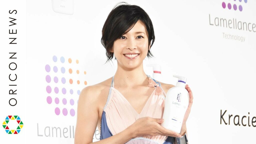 竹内結子、輝く美背中を披露　世界に1つのドレスまとい「うれしい」　『ラメランス』イメージキャラクター・新CM発表会