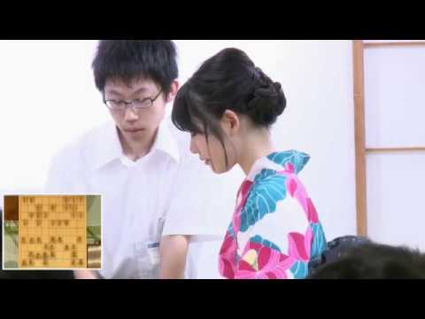 席上対局中に小学校時代の作文を朗読されて困惑する竹俣紅女流