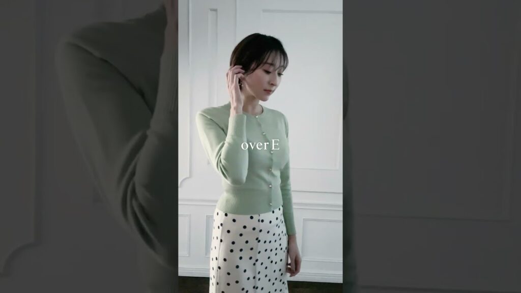 胸が大きな女性に贈る『ワンピースのためのニットカーディガン』