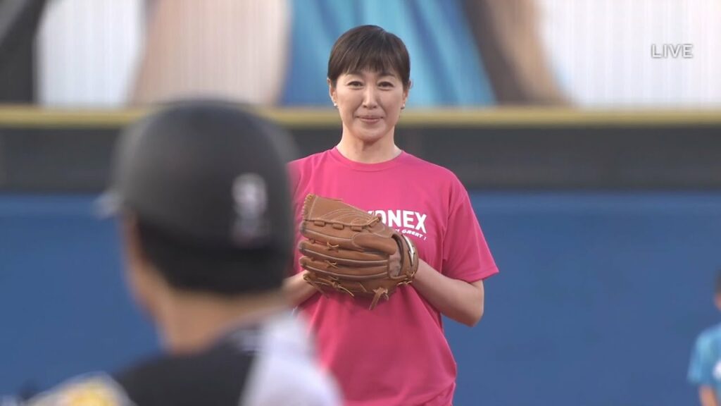 高島礼子 始球式 2017/5/20 ヤクルト vs. 阪神＠神宮