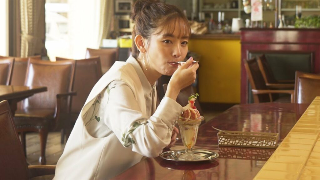 中村ゆり、おいしいものを満喫！和歌山湯浅町へ食べ歩きの旅　「月刊旅色」12月号