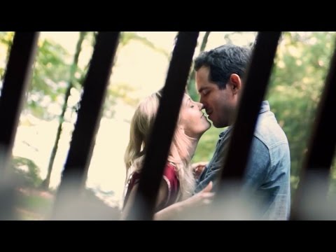 シャーロット・ケイト・フォックス　ファーストアルバム『Wabi Sabi』初回限定盤ダイジェスト映像（「Simple Life」MV Short Ver.など）
