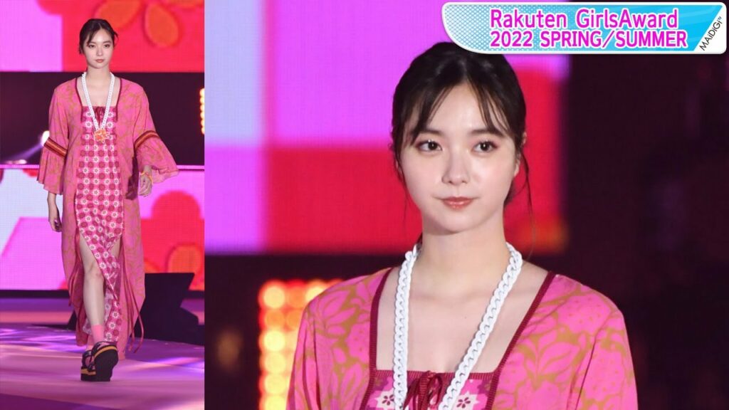 新川優愛、大胆スリットから美脚を披露 スクエアネックで美デコルテも ガルアワに登場 新川優愛、大胆スリットから美脚を披露 スクエアネックで美デコルテも ガルアワに登場