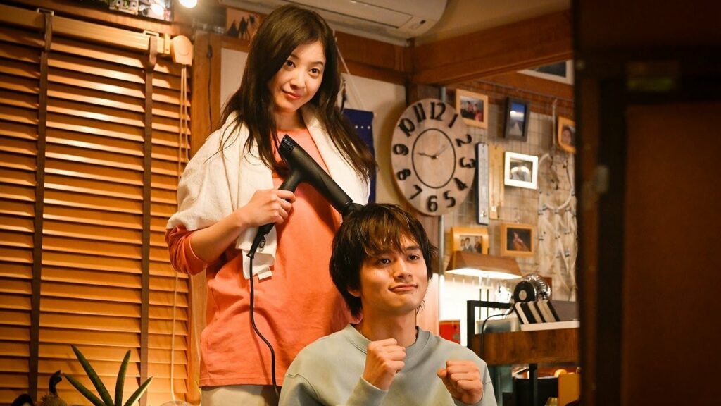 吉高由里子×北村匠海 ドラマ「星降る夜に」胸キュンシーンまとめ【Part2】！不意打ち車内キスやお風呂上がりのドライヤー、スーツとドレスで試着デート…『星月夜』にのせて