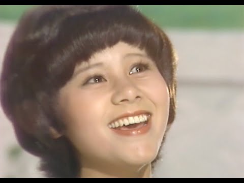50年前の今日チャート1位に到達。オーバーオール姿がかわいい、天地真理「若葉のささやき」