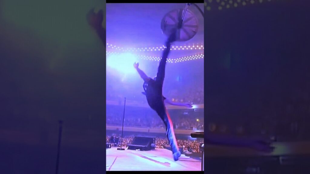 吉川晃司シンバルキック