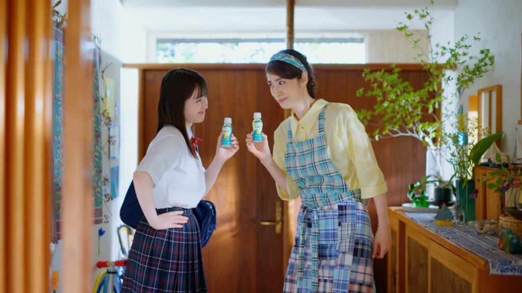 キリン おいしい免疫ケア「真似する娘」篇　15秒