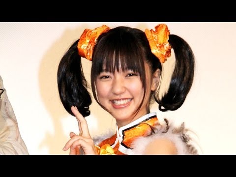 真野恵里菜 ミニのチャイナでセクシーに　「パトレイバー」舞台あいさつ（1）