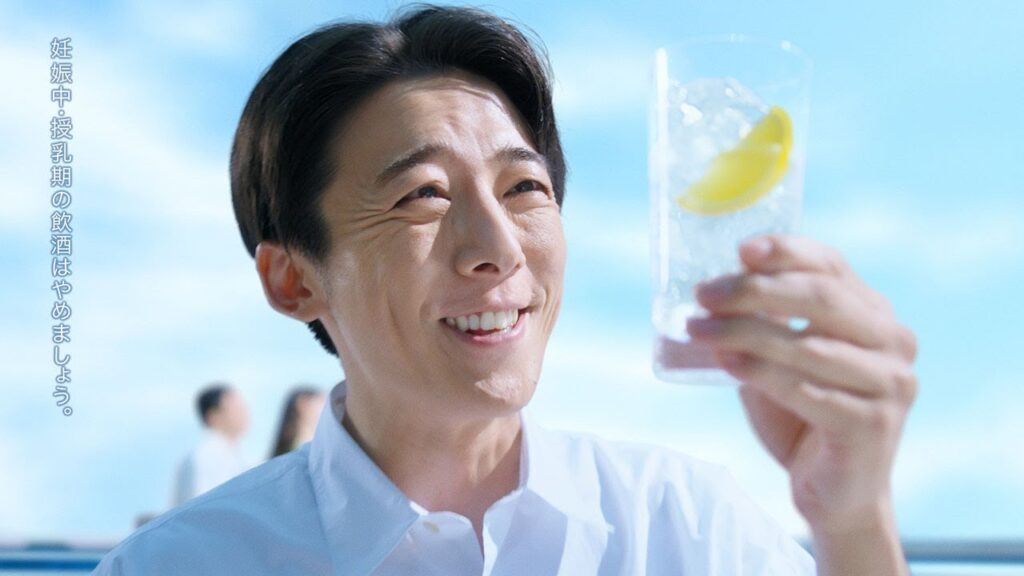 高橋一生、気持ちのいい飲みっぷり披露　思わず声出ちゃう「おいしいもんなぁ～！」　「氷結 無糖」新CM
