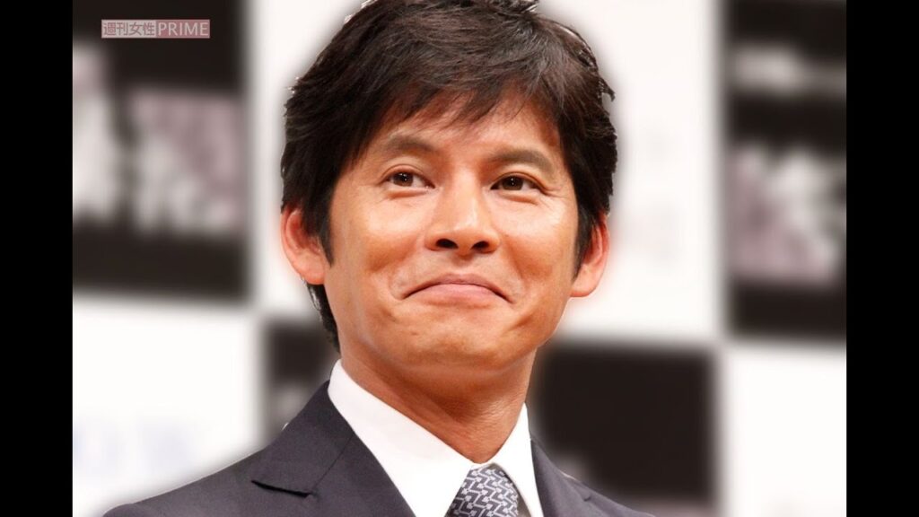 織田裕二、出演ドラマの宣伝で番組出演も「黒すぎて情報が入ってこない」変貌ぶりに「身体悪いのか？」「背景のセットと同化」「松崎しげる超え」驚きの声が殺到