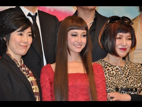 役に惚れ込んだ沢尻エリカが「その質問自体がおかしい」と記者を一喝！／映画『ヘルタースケルター』撮影現場会見