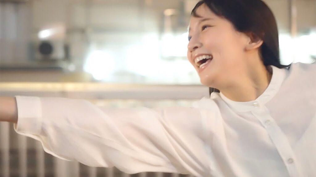 吉岡里帆、モトーラ世理奈と夜の渋谷の街を疾走 映画「アイスクリームフィーバー」本編映像 吉岡里帆、モトーラ世理奈と夜の渋谷の街を疾走 映画「アイスクリームフィーバー」本編映像