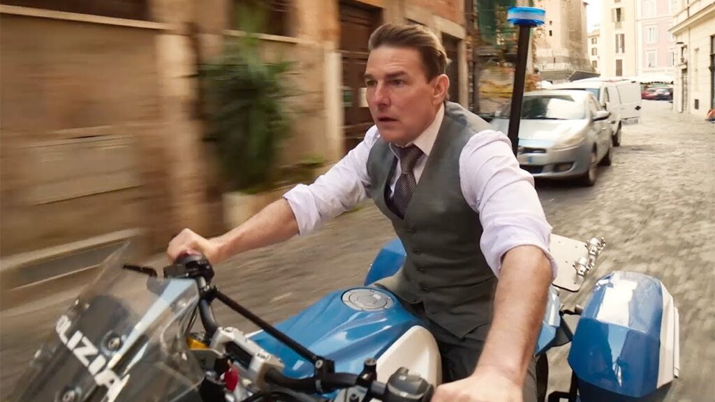 トム・クルーズ、白バイで爆走 ローマの街で白熱の追走劇! 映画「ミッション:インポッシブル」シリーズ7作目「ミッション:インポッシブル/デッドレコニング PART ONE」本編映像 トム・クルーズ、白バイで爆走 ローマの街で白熱の追走劇! 映画「ミッション:インポッシブル」シリーズ7作目「ミッション:インポッシブル/デッドレコニング PART ONE」本編映像