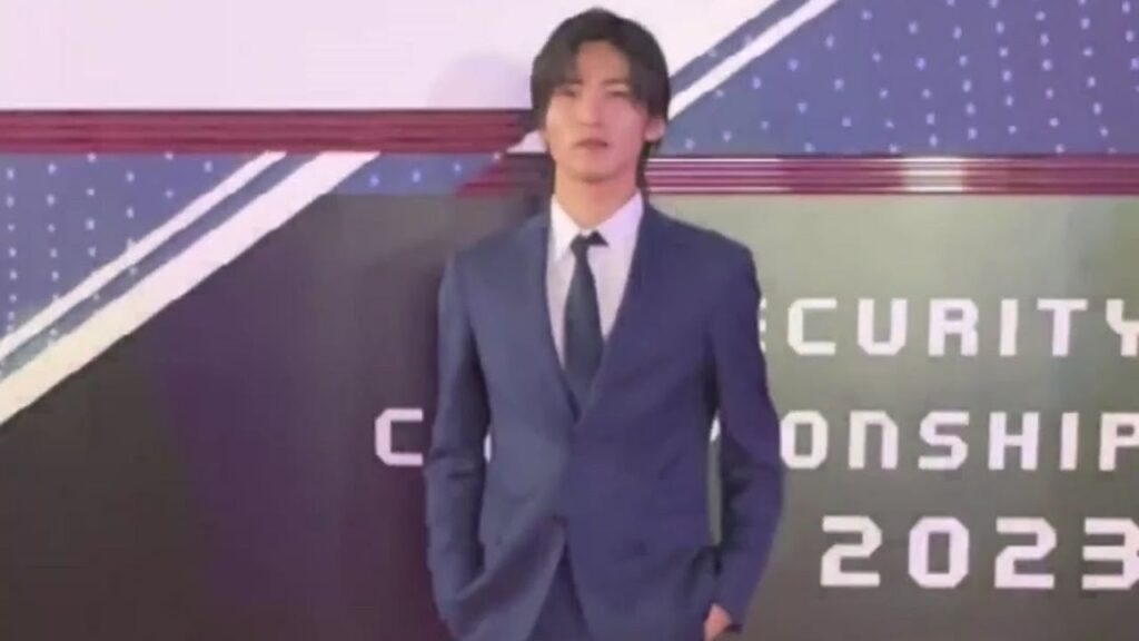 目黒蓮＆佐野勇斗がノリノリでランウェイを歩く動画が公開！ 「仲良しすぎる最高のバディ」