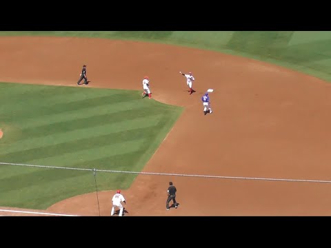 広島東洋カープVS中日ドラゴンズ 1回表 大島洋平 センターへヒット 小園海斗 菊池涼介 ダブルプレーの瞬間