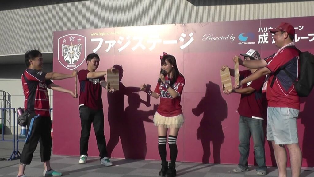 桃瀬美咲空手パフォーマンス板4枚割り＠ファジステージ栃木戦