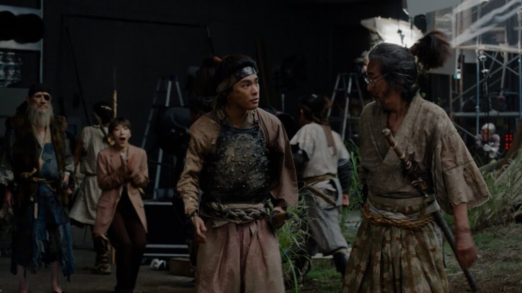 クラフトボス『宇宙人ジョーンズ・意外な天職』篇 60秒 トミー・リー・ジョーンズ 役所広司 神木隆之介 安藤サクラ 柳楽優弥 サントリー CM