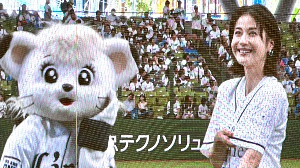 ユニフォームに自作のライナイラストも！ 女優・松本若菜さんセレモニアルピッチ「85点にしておいてください（笑）」【西武vsロッテ】2023/9/18