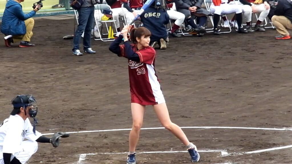 稲村亜美「神スイング」でヒット＠豊中ローズ球場公開収録