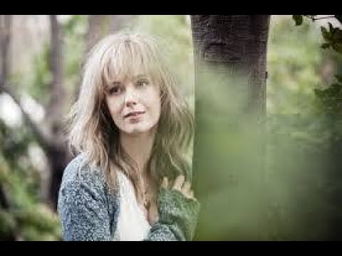 【シャーロット・ケイト・フォックス】カラオケ人気曲トップ10【ランキング１位は!!】