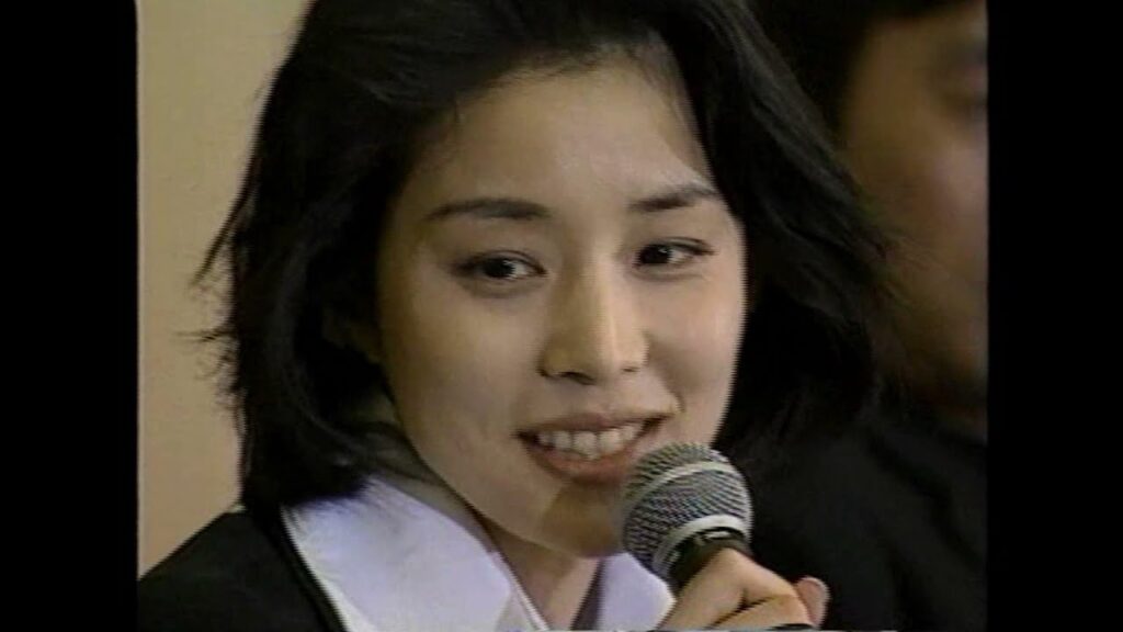 不機嫌じゃない石田ゆり子「記者会見」