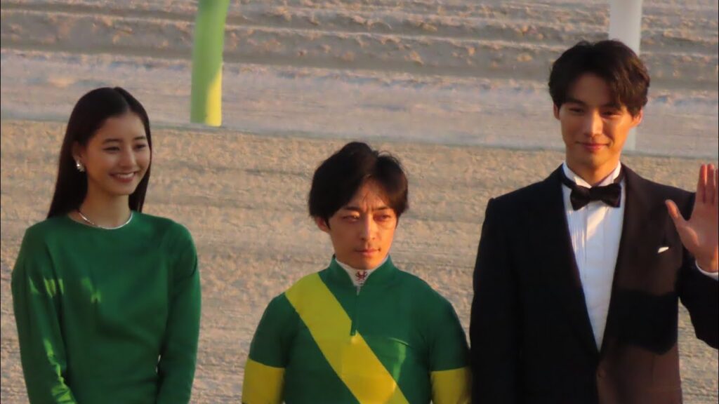 東京大賞典の後すごい声援(福士蒼汰さんと新木優子さんと川田将雅騎手)