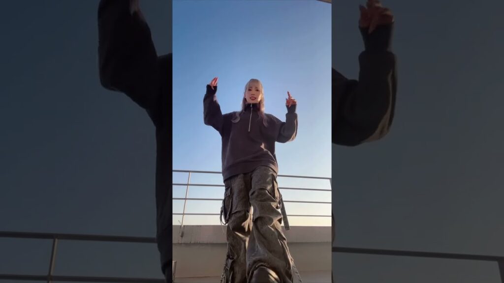 Smile,Wink,カメラ目線でピース✌🏻‎「SKY-HI × Nissy / SUPER IDOL」踊ってみた TikTok Dance #shorts