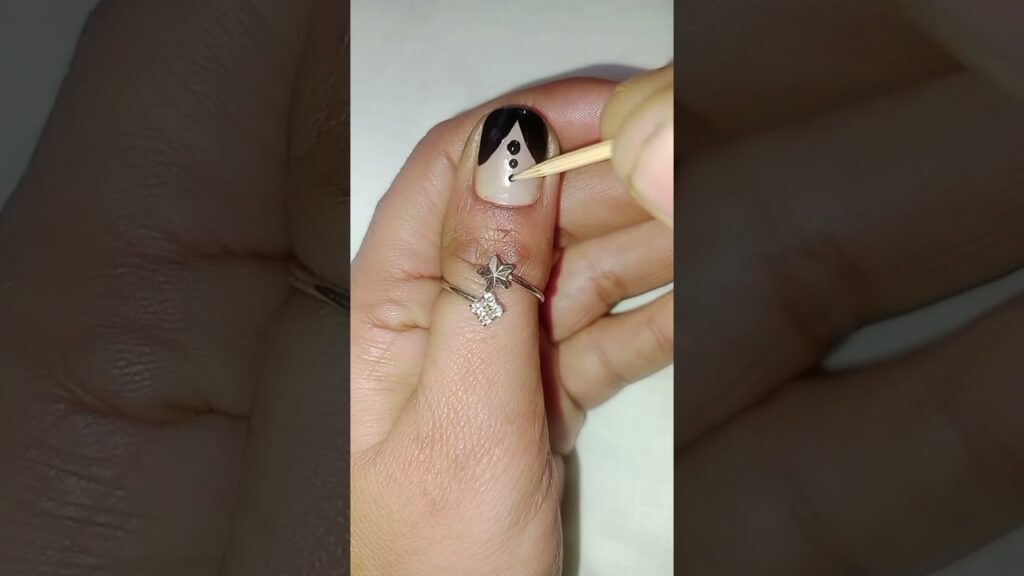 Easy 💅 Nails Desing At Home# Nails Art 2024#easylifetips111#Youtubeshorts Easy 💅 Nails Desing At Home# Nails Art 2024#easylifetips111#Youtubeshorts