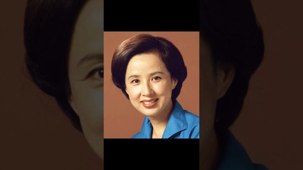 八千草 薫さん笑顔のスライドショー 八千草 薫さん笑顔のスライドショー