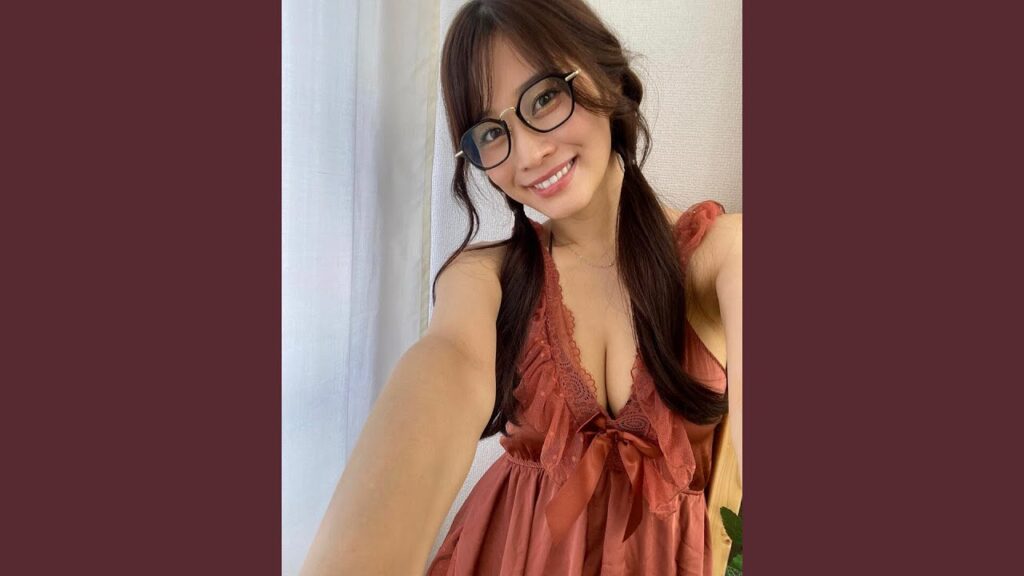 Rin Takahashi ( 高橋凛 ) fashion model | Curvy model bio, wiki Rin Takahashi ( 高橋凛 ) fashion model | Curvy model bio, wiki