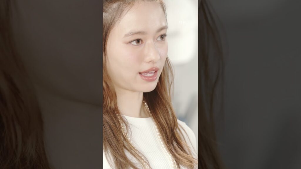 山本舞香、トップスや髪形でキュートさをプラスしたモノトーンコーデ。 #7days7looks #セブンデイズセブンルックス #voguejapan