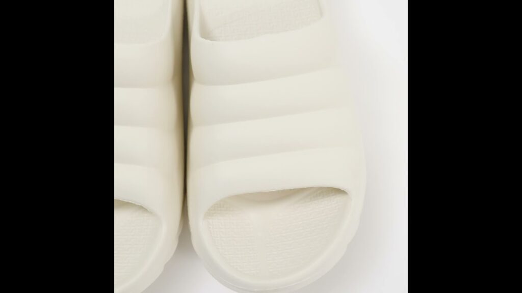 エディター私物　TELICのリカバリーサンダル「W-CLOUD」