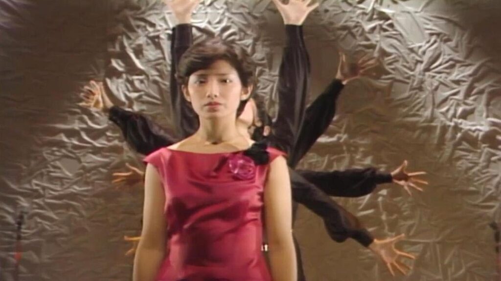 千手观音，40年前山口百恵在表演了！还是超高清的