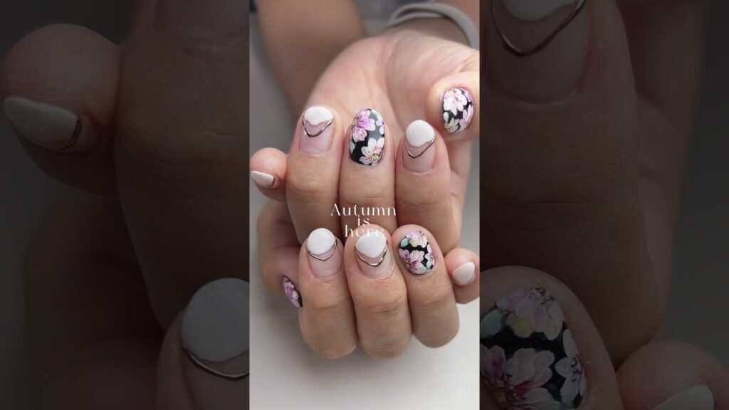 お客様のお爪を秋のお花ネイルへとチェーーーーーーンジ💞#nails #nailart #ネイル
