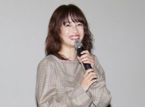 “国宝級美女”20代女性俳優ランキング 9400人超が選んだ3位「橋本環奈」、2位「広瀬すず」…1位は？ | オトナンサー