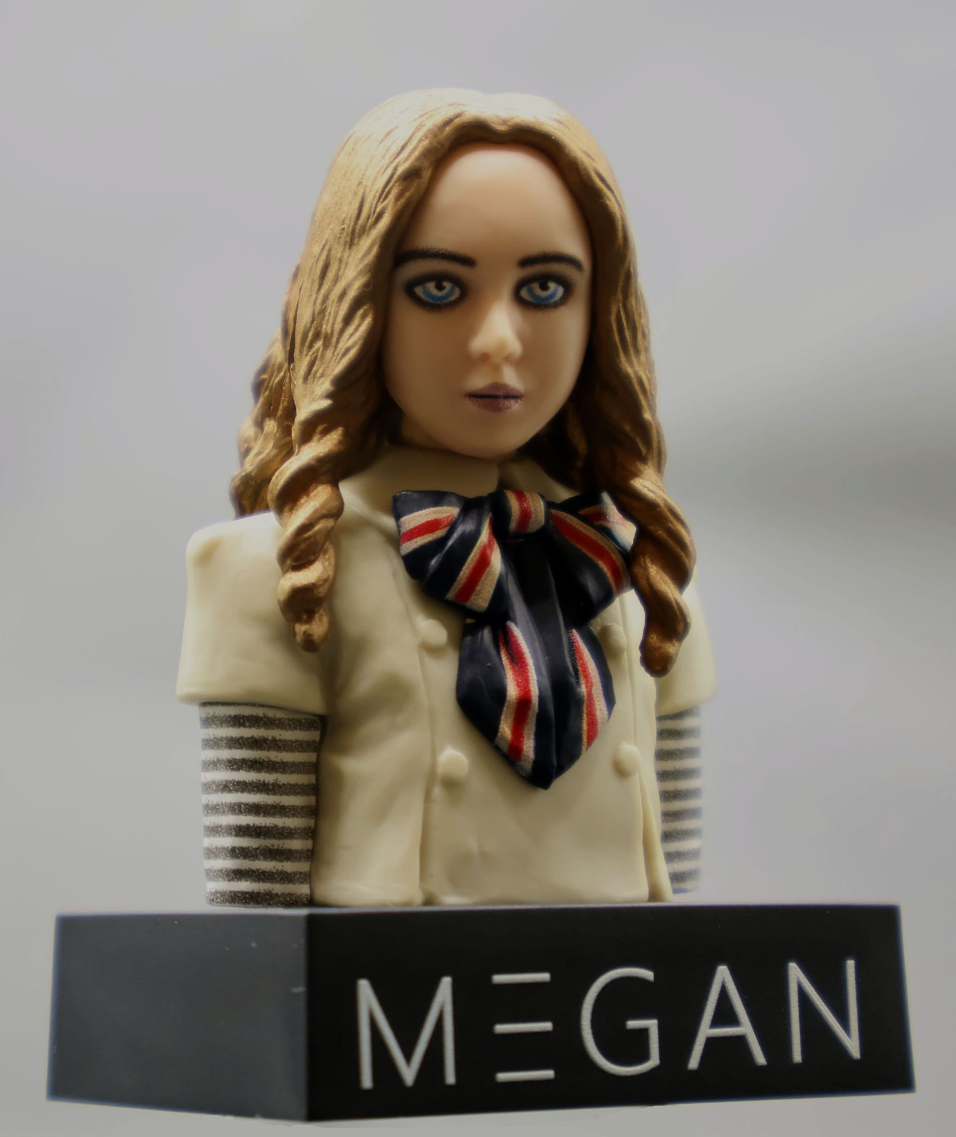 ホラー映画「M3GAN」よりAI人形「ミーガン」のガチャフィギュアが11月下旬発売 HOBBY Watch MAGMOE