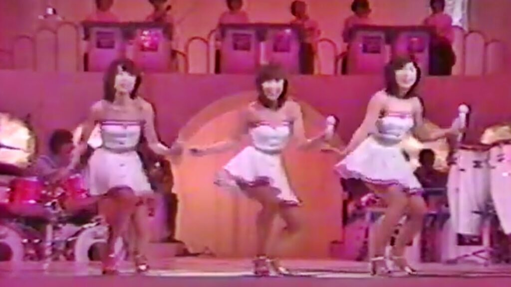 キャンディーズ - 暑中お見舞い申し上げます [1977] Candies - Shochū Omimai Moushiagemasu