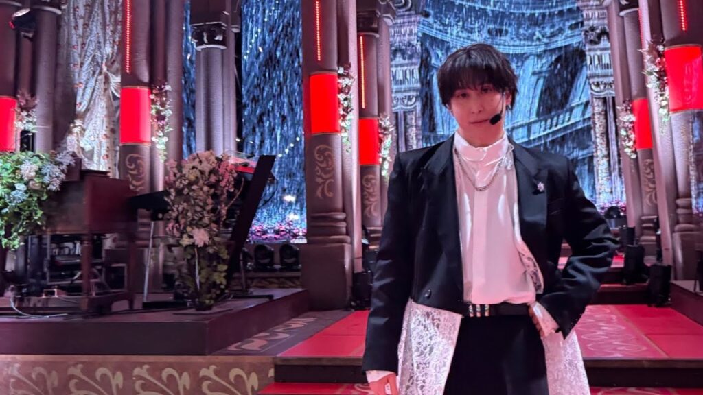 佐久間大介の『FNS歌謡祭』レース使いが印象的な黒スーツ「EMPIRE」衣装見せショットに「美しい!」の声殺到 佐久間大介の『FNS歌謡祭』レース使いが印象的な黒スーツ「EMPIRE」衣装見せショットに「美しい!」の声殺到