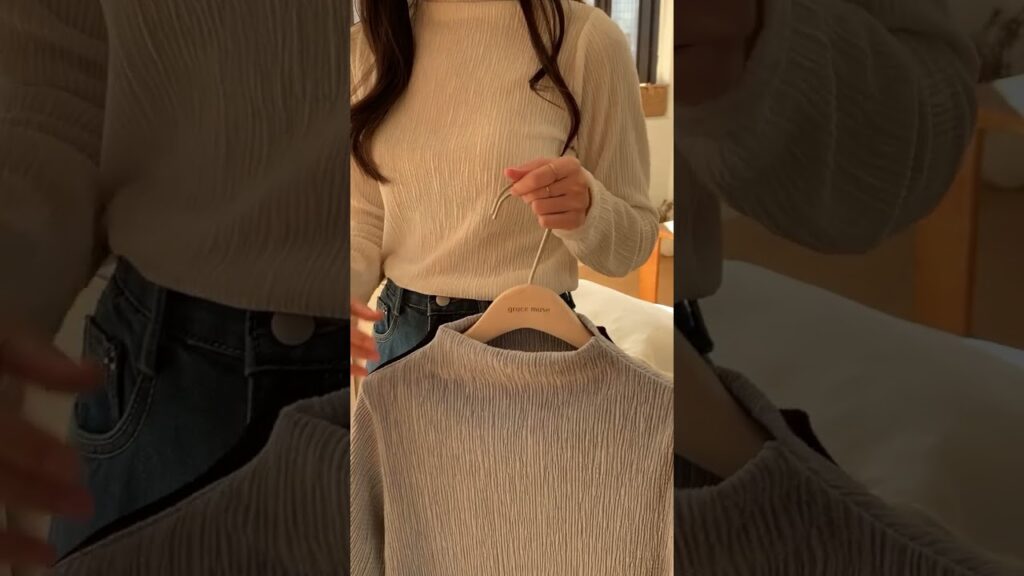 [연말룩]헬리 벨벳 링클 모크넥 티셔츠#ootd #데일리룩 #fashion #룩북 #travel #lookbook#여친룩 #데일리룩추천 #데이트룩 #트렌드 #코디 #코디추천