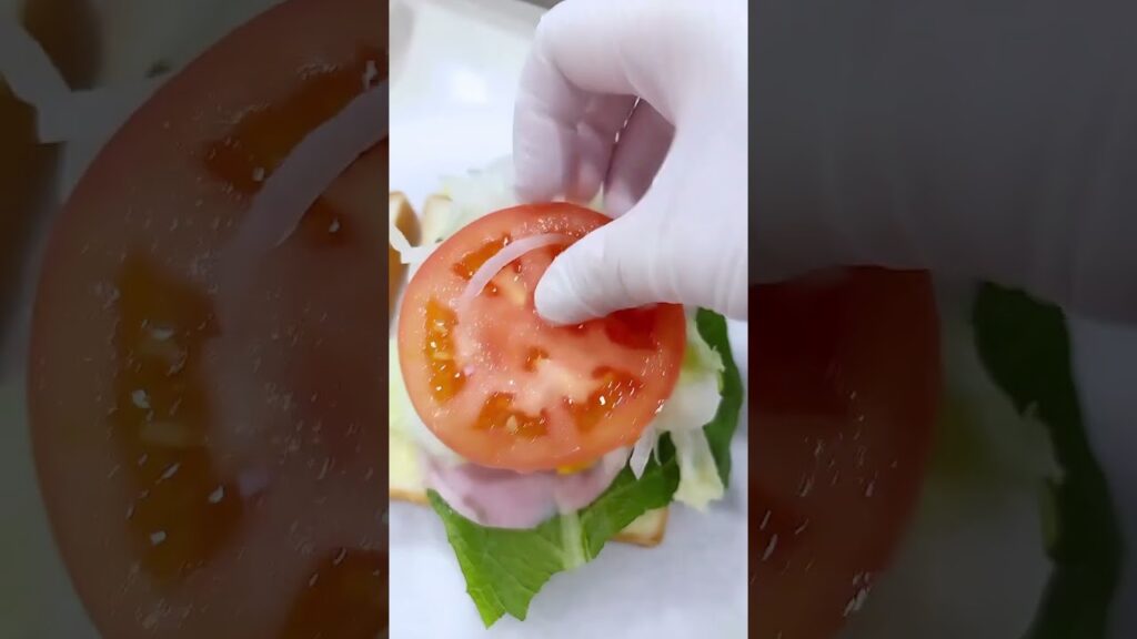 食べづらく迷惑なサンドイッチ弁当🤣🤣🤣✨    #shorts  #料理動画 #リーマンパパ弁当 食べづらく迷惑なサンドイッチ弁当🤣🤣🤣✨    #shorts  #料理動画 #リーマンパパ弁当