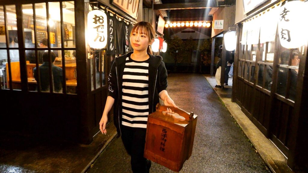 働き者の看板娘と鉄人店主が躍動する爆売れ屋台！福井石川富山ラーメン９選丨Japanese Street Food