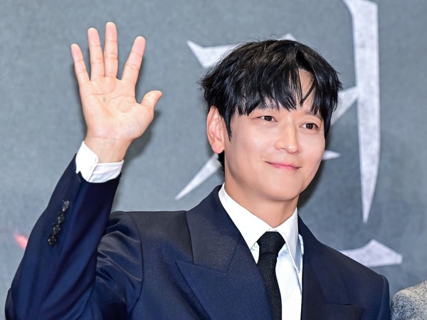 俳優カン・ドンウォン、『ドラゴンボール』の台詞を全覚え?「漫画喫茶で一日中過ごす時も」 | cinemacafe.net 俳優カン・ドンウォン、『ドラゴンボール』の台詞を全覚え?「漫画喫茶で一日中過ごす時も」 | cinemacafe.net