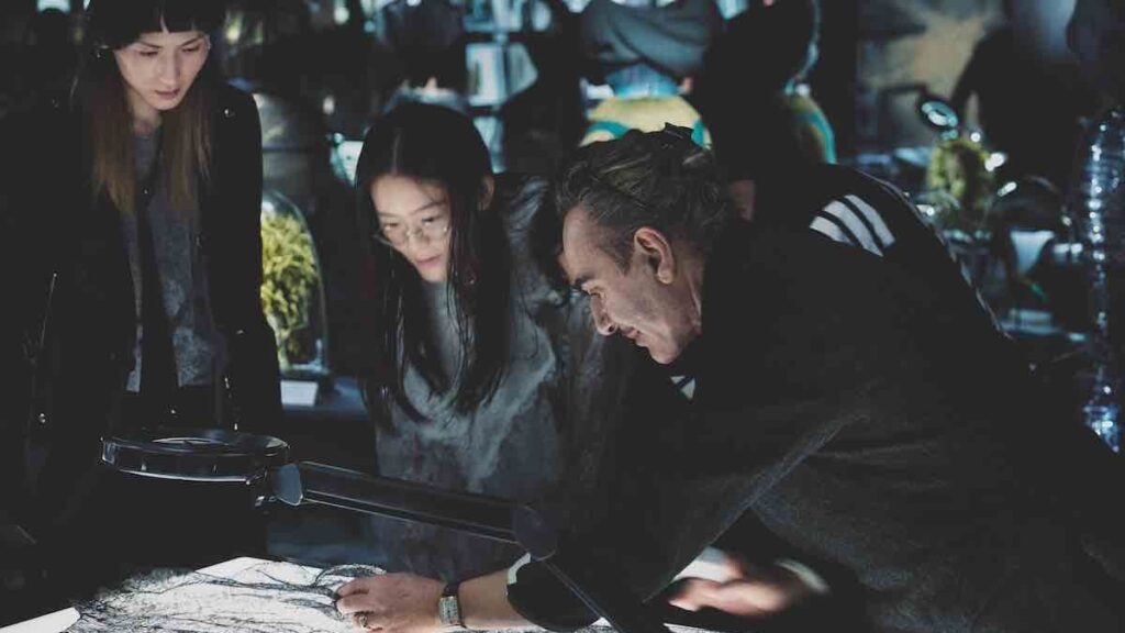 ジョン・ガリアーノが日本人デザイナーに出会う──レジェンドが本誌だけに語った、日本のファッション、自身のクリエイションのすべて | Vogue Japan ジョン・ガリアーノが日本人デザイナーに出会う──レジェンドが本誌だけに語った、日本のファッション、自身のクリエイションのすべて | Vogue Japan