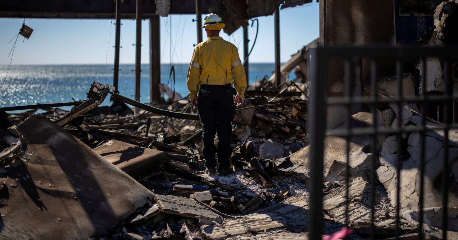 ロス山火事、死者24人に 一部で延焼抑制も再び強風の予報 | ロイター ロス山火事、死者24人に 一部で延焼抑制も再び強風の予報 | ロイター