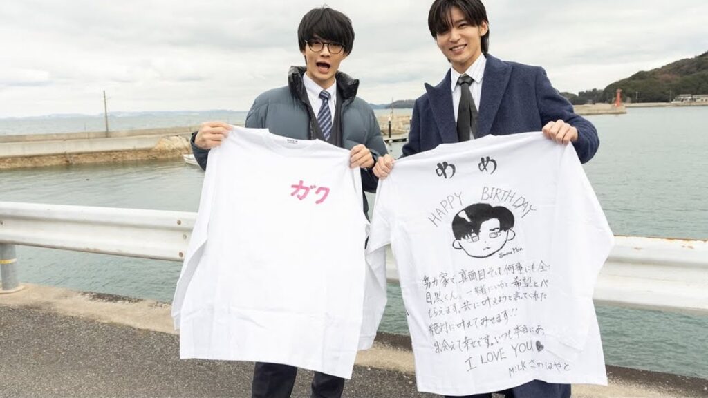 Snow Man目黒蓮&M!LK佐野勇斗、お互いの“手描き似顔絵”披露「特徴捉えてる」「2人とも美文字」と話題 Snow Man目黒蓮&M!LK佐野勇斗、お互いの“手描き似顔絵”披露「特徴捉えてる」「2人とも美文字」と話題