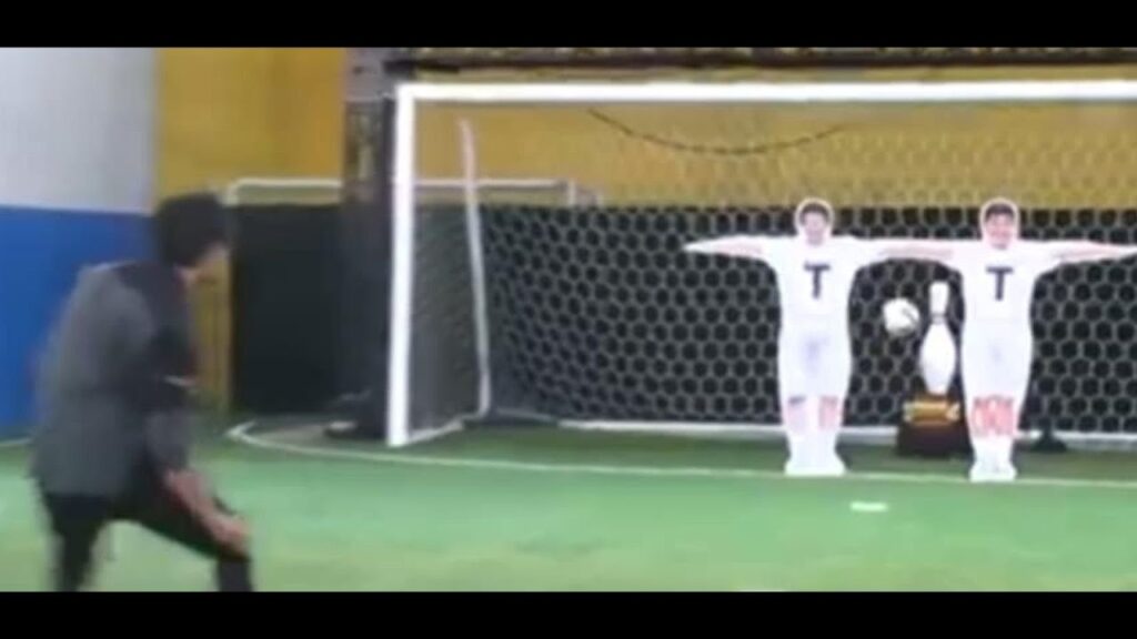 目黒蓮&佐野勇斗の『トリリオンゲーム』コンビが『THE神業チャレンジSP』<神業サッカー>で奇跡のシュート 目黒蓮&佐野勇斗の『トリリオンゲーム』コンビが『THE神業チャレンジSP』<神業サッカー>で奇跡のシュート